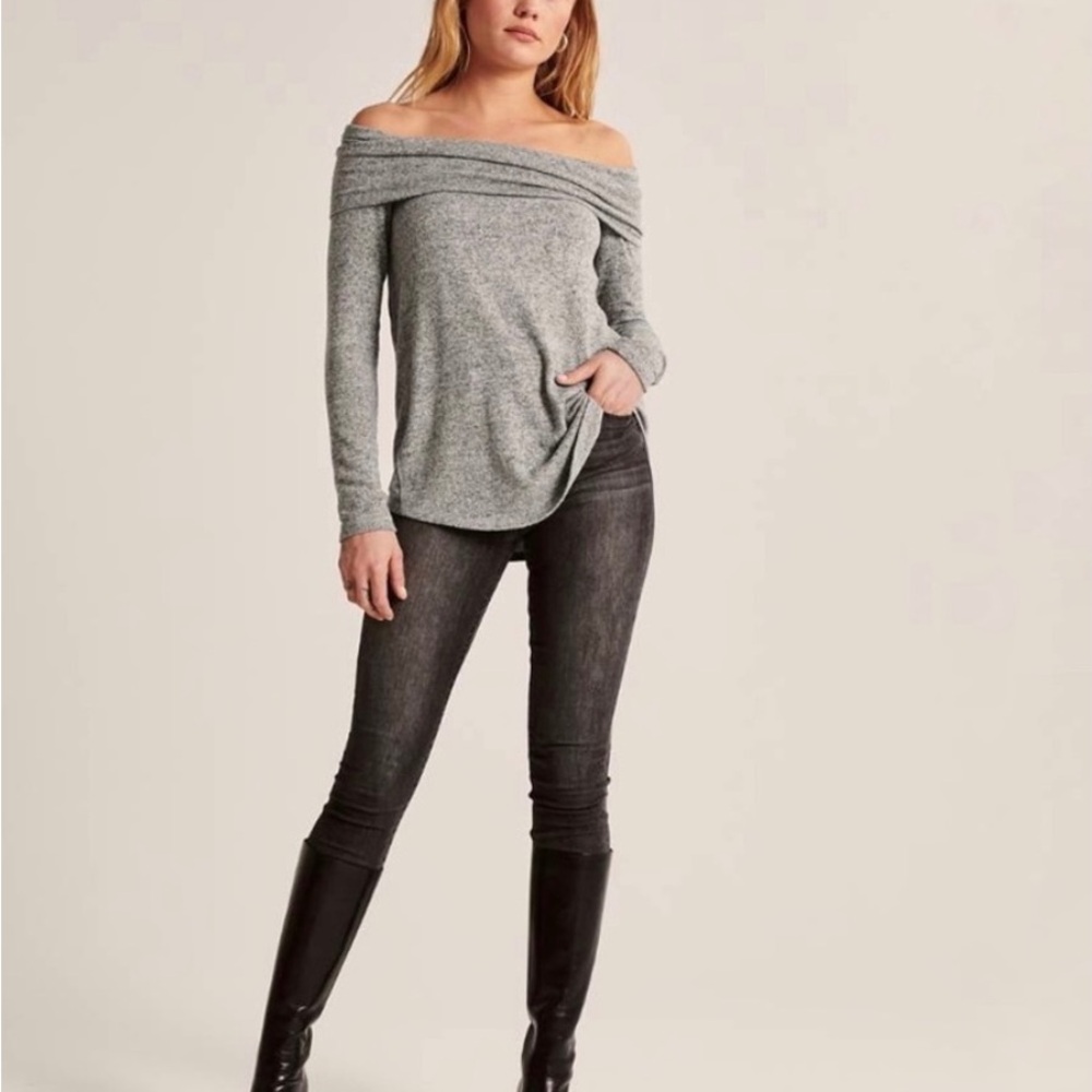 Abercrombie & Fitch Women’s Marbled Grey Off-The Shoulder Sweater